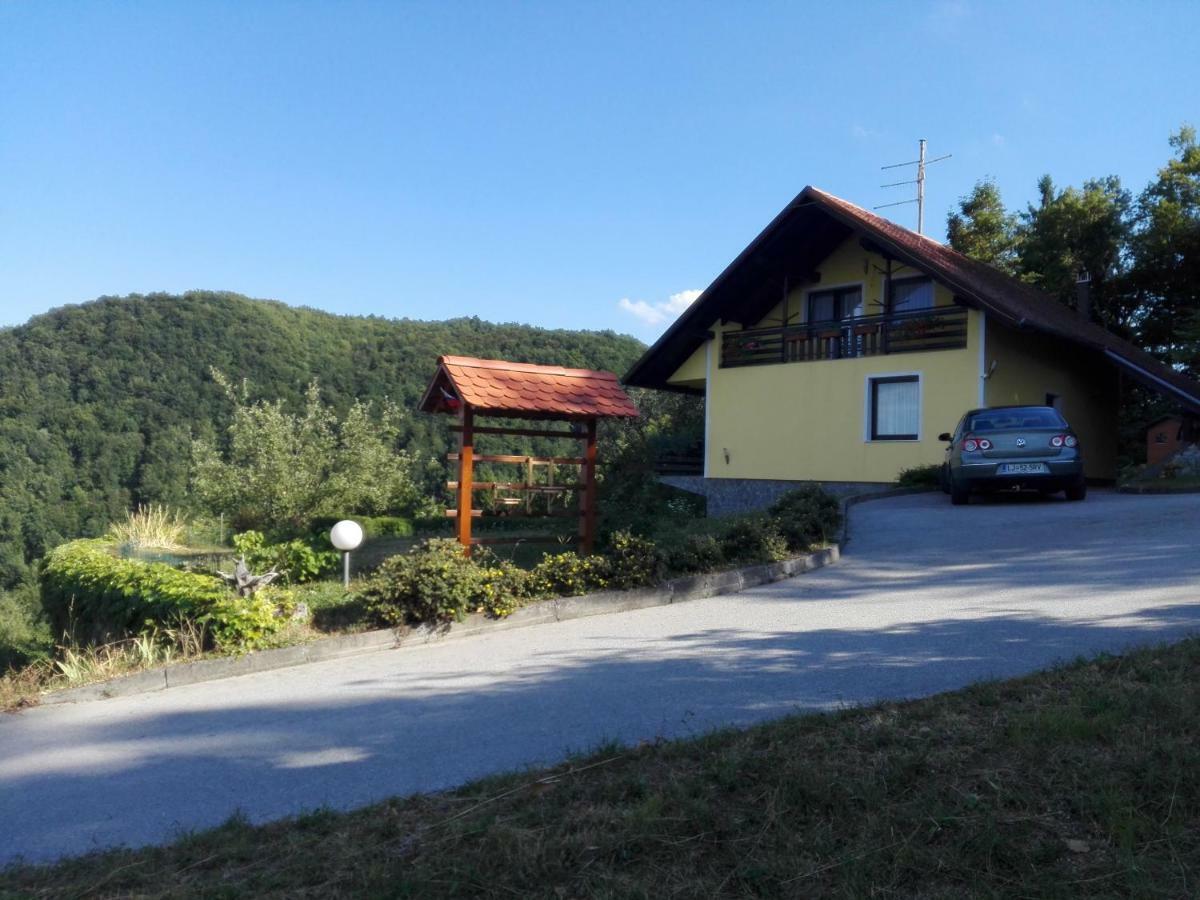 Getaway "At The Three Lights" Villa Sevnica Екстериор снимка