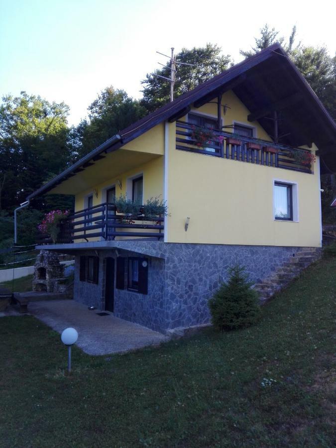 Getaway "At The Three Lights" Villa Sevnica Екстериор снимка
